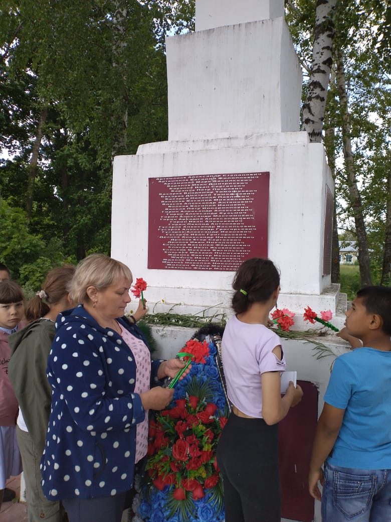 День памяти и скорби в летнем лагере..